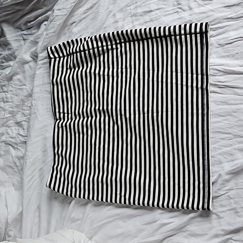 Old Navy black and white striped stretch pencil skirt, size xl